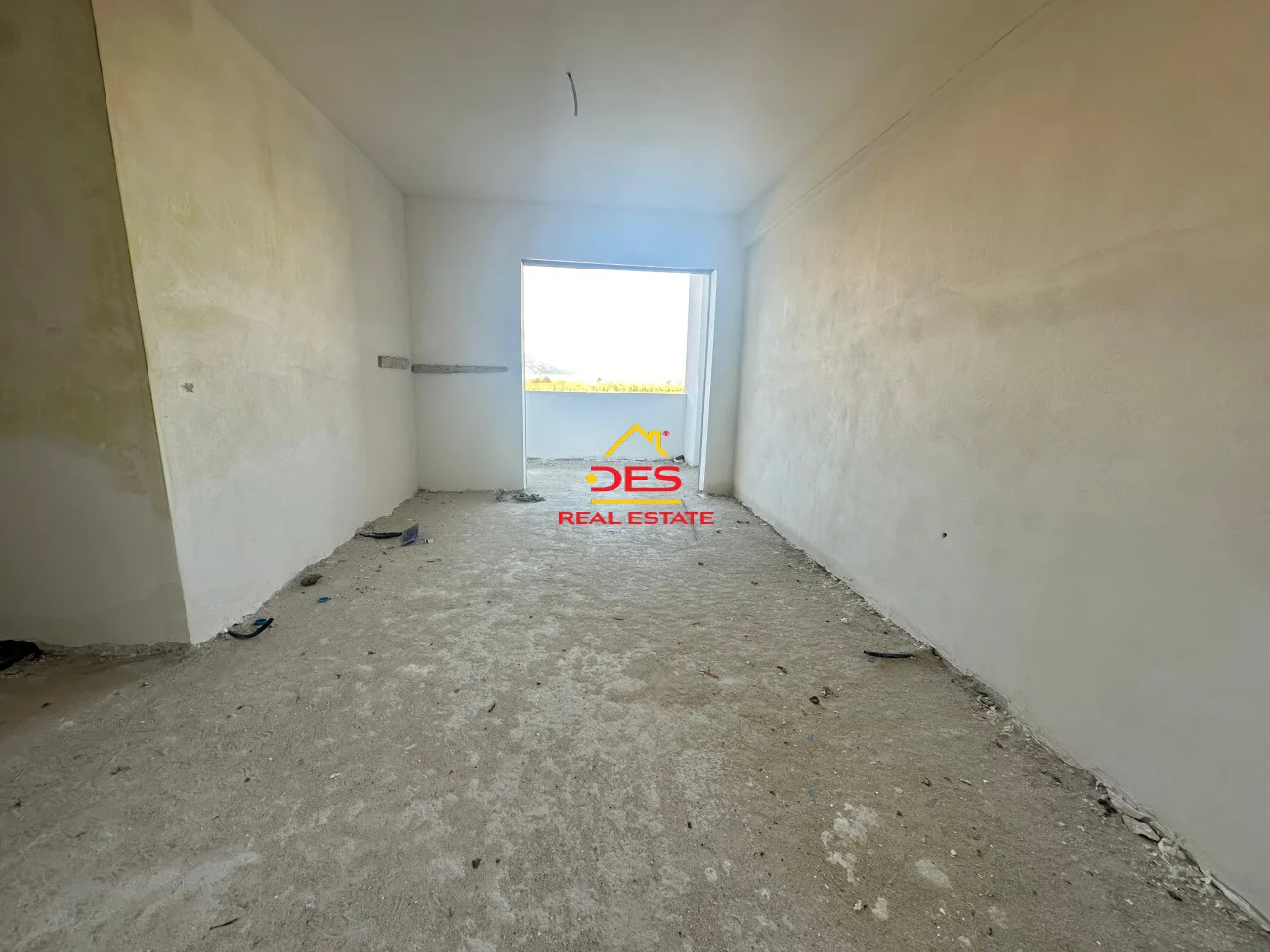 Shitet apartament 2+1 me këste në orikum
