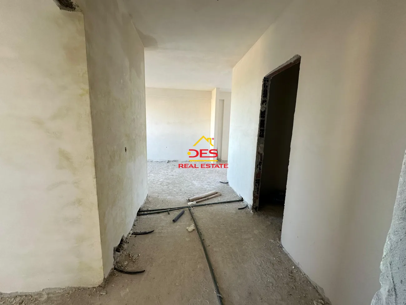 Shitet apartament 2+1 me këste në orikum