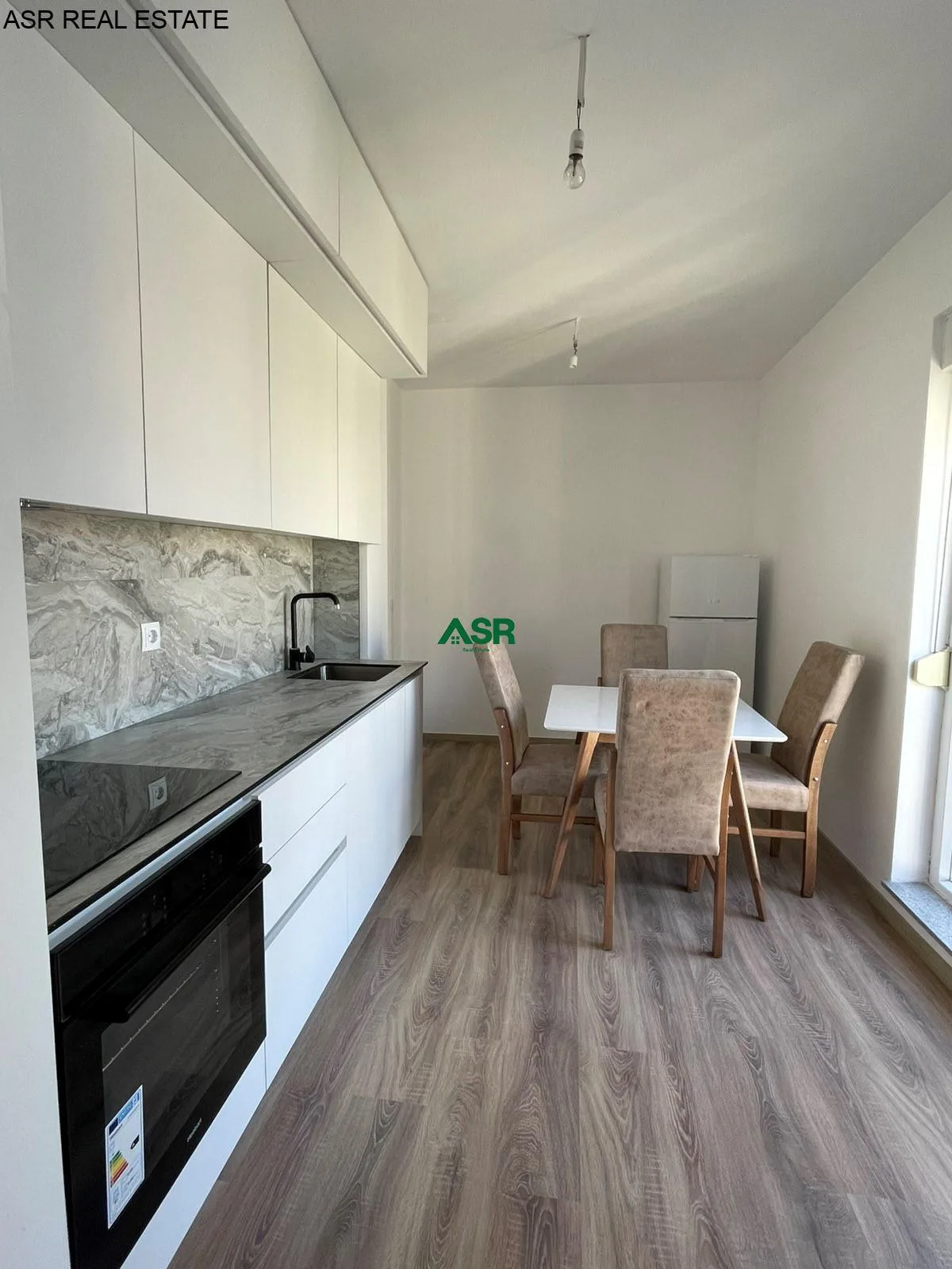 Ofrohet BANESA 85m2 me QIRA ne Lagjen Arberia,