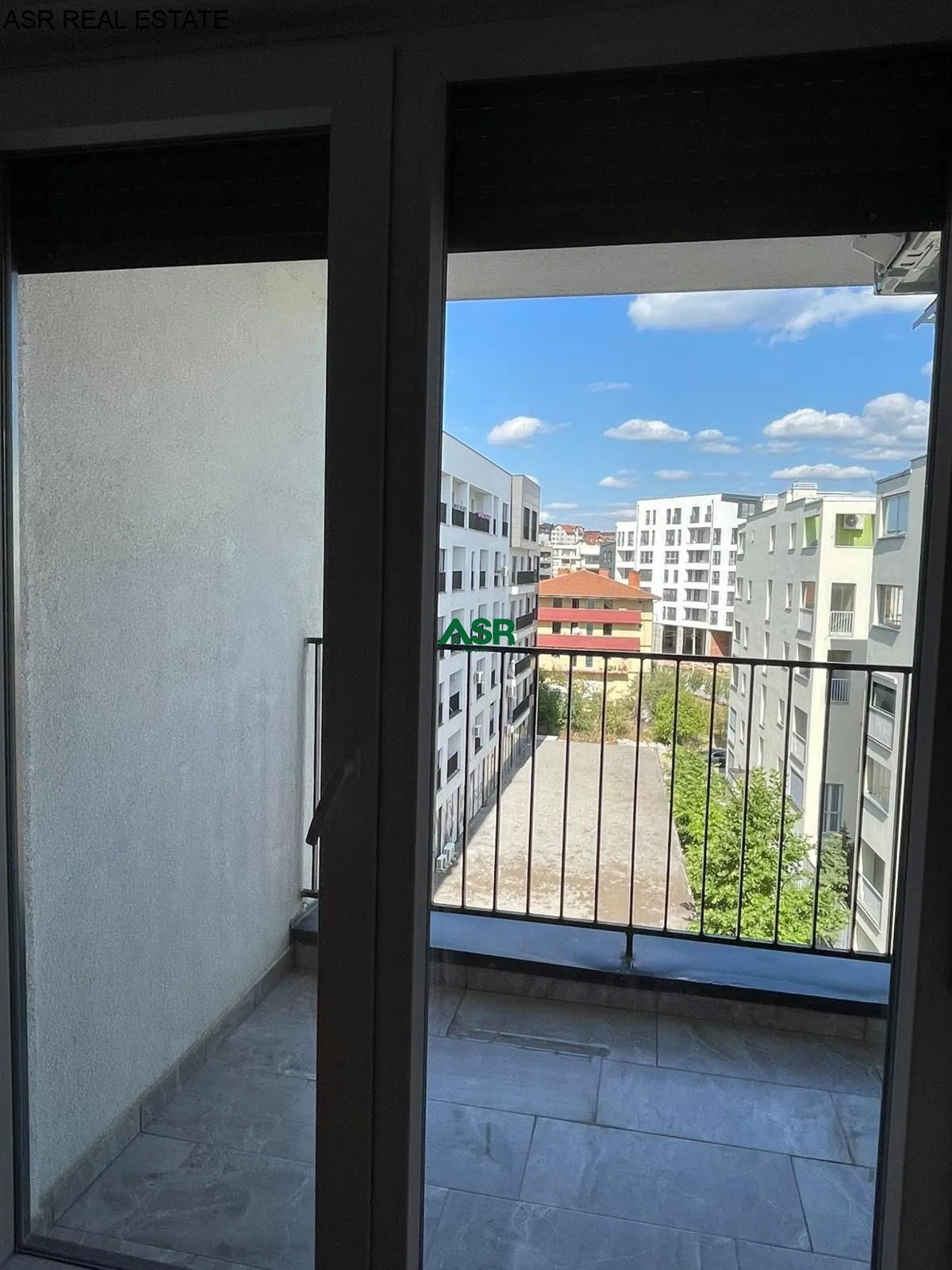 Ofrohet BANESA 85m2 me QIRA ne Lagjen Arberia,