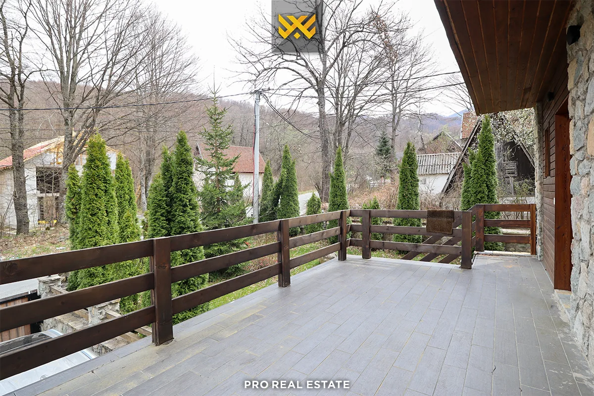 Villë 228m² për #SHITJE në Brezovicë