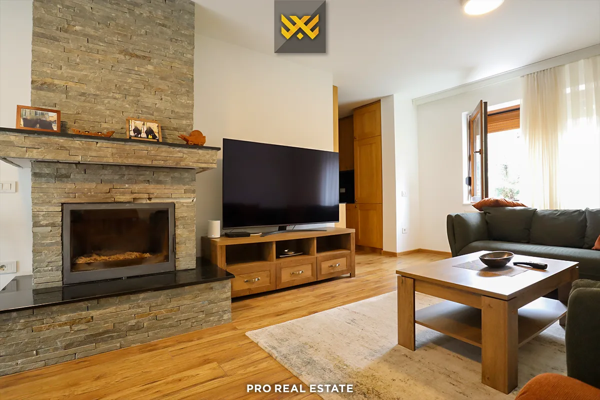 Villë 228m² për #SHITJE në Brezovicë