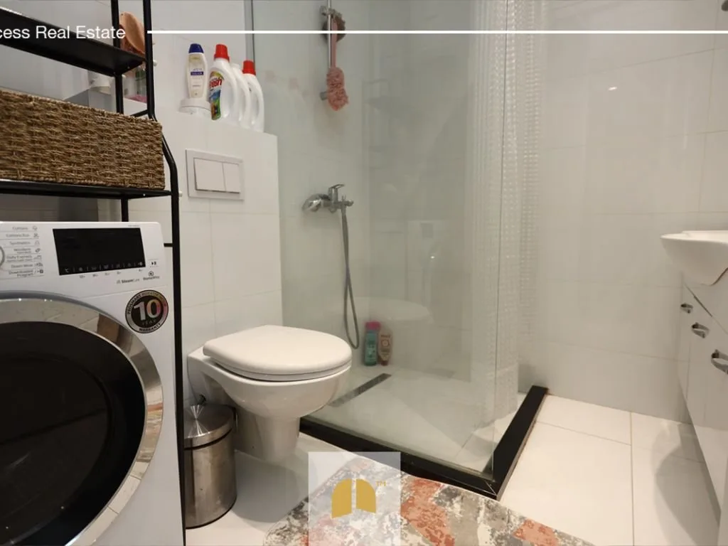 Zyre 100m² dhe Banim 52m² e perbashket total 152m² - Lakrishtë