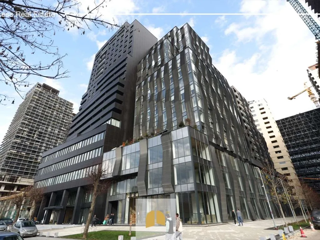 Zyre 100m² dhe Banim 52m² e perbashket total 152m² - Lakrishtë
