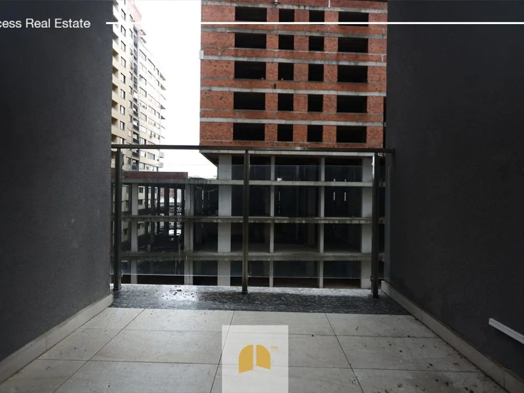 Zyre 100m² dhe Banim 52m² e perbashket total 152m² - Lakrishtë