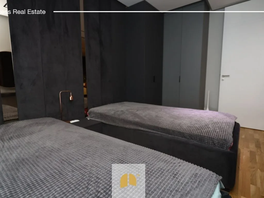 Zyre 100m² dhe Banim 52m² e perbashket total 152m² - Lakrishtë