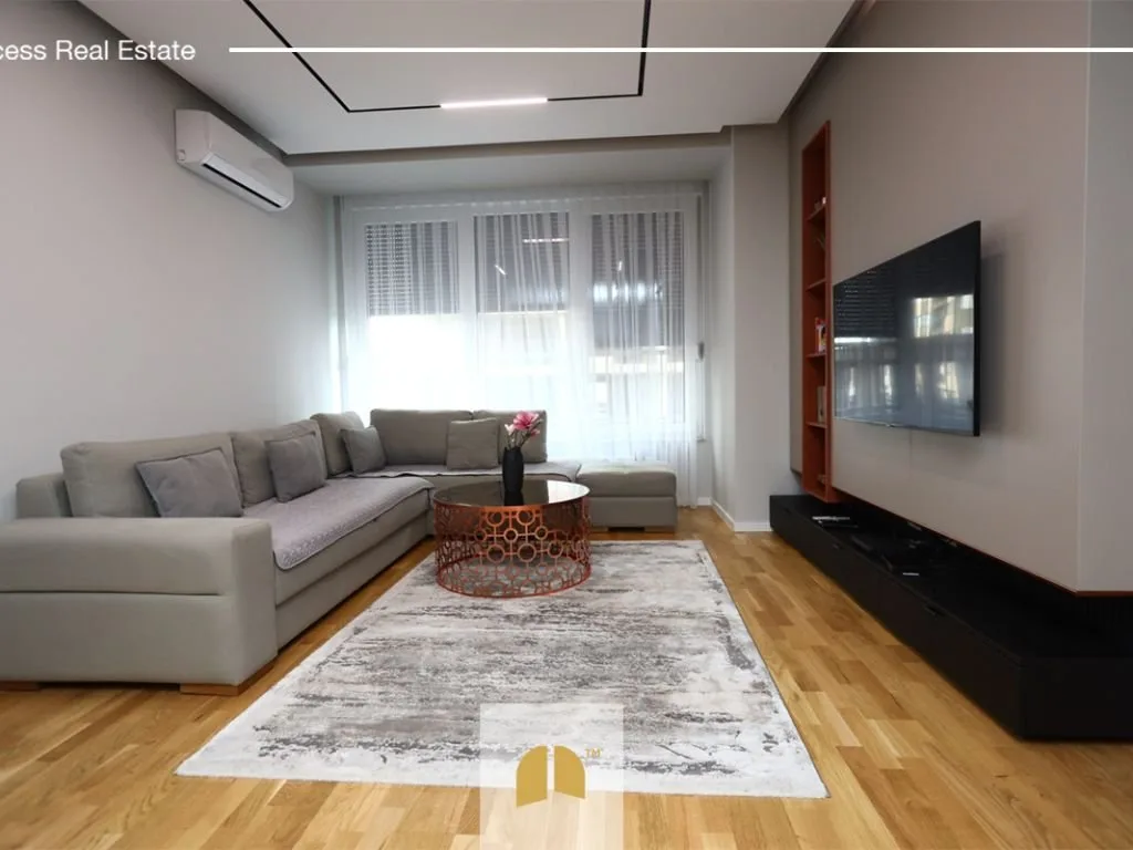 Zyre 100m² dhe Banim 52m² e perbashket total 152m² - Lakrishtë
