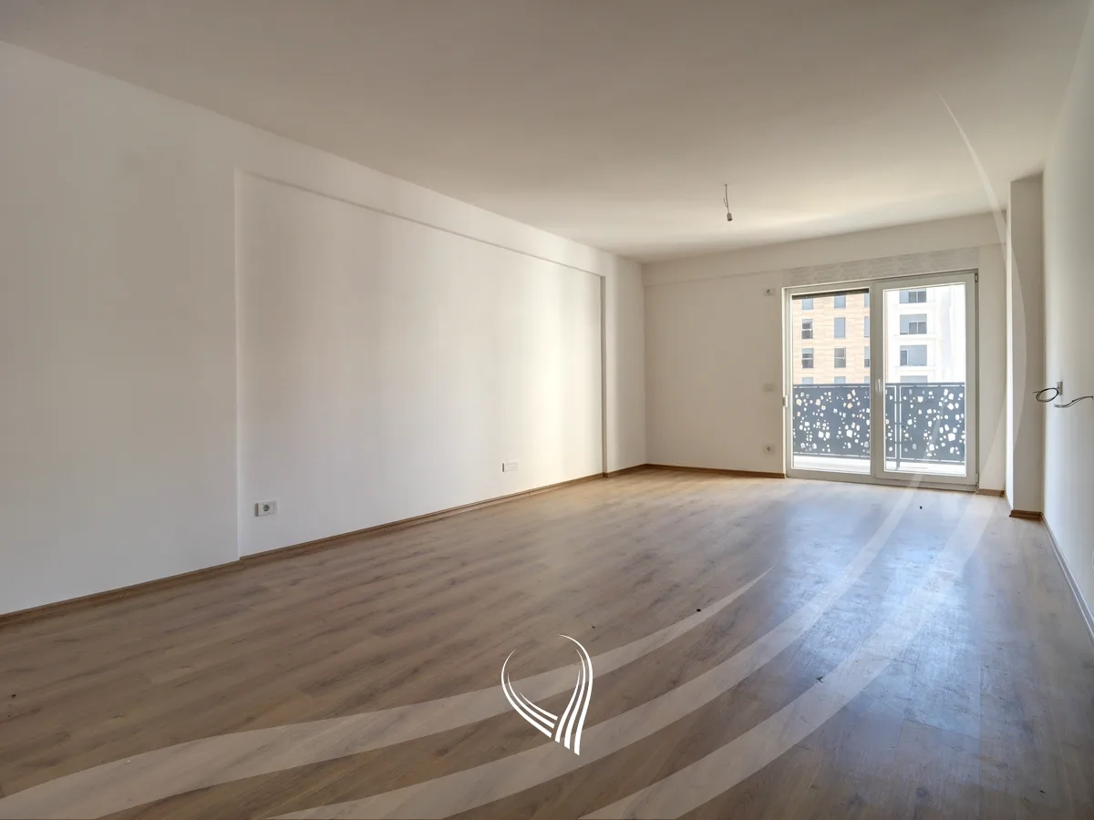 Banesë me 3 dhoma gjumi në shitje në lagjen Prishtina e Re