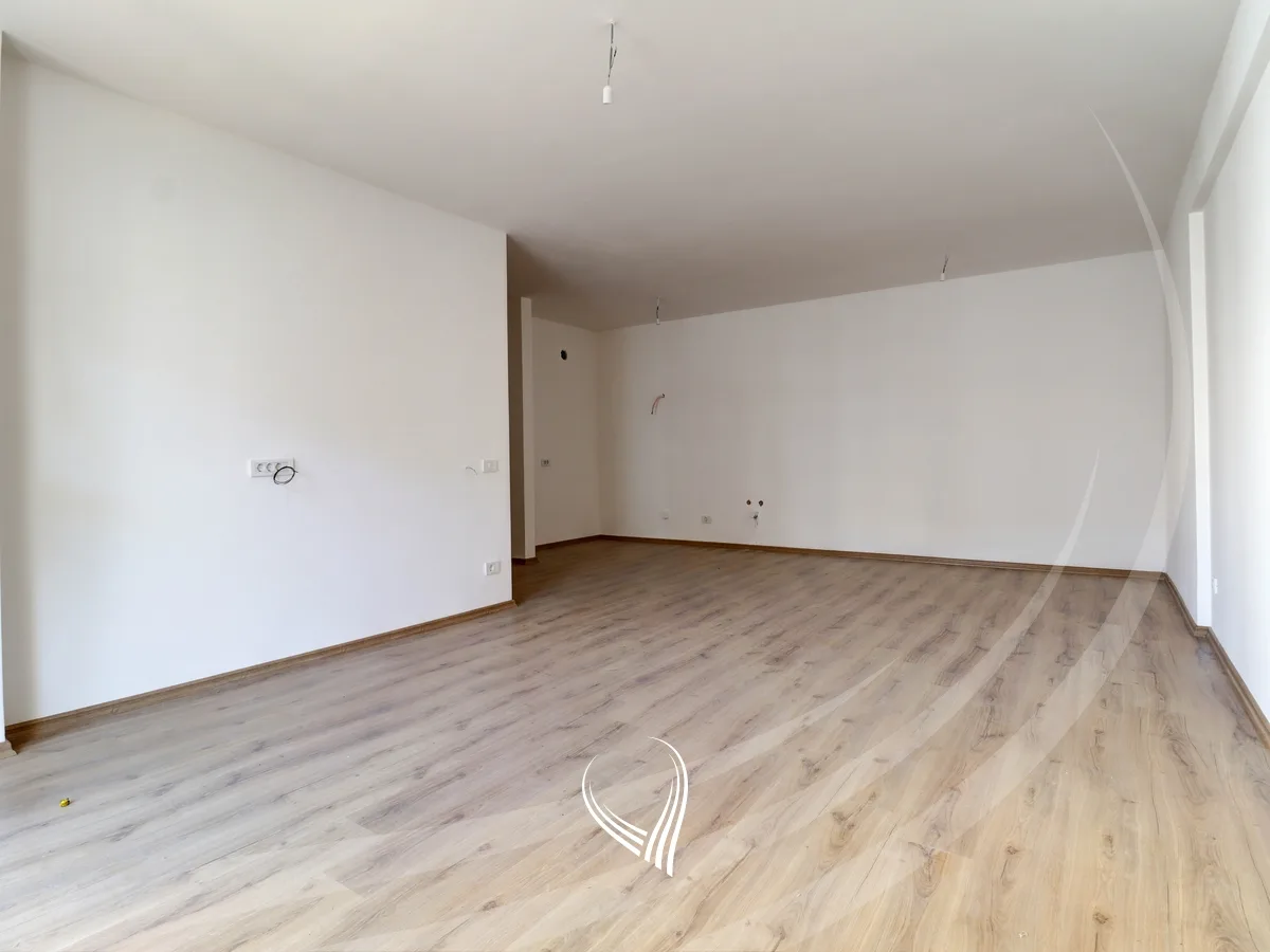 Banesë me 3 dhoma gjumi në shitje në lagjen Prishtina e Re