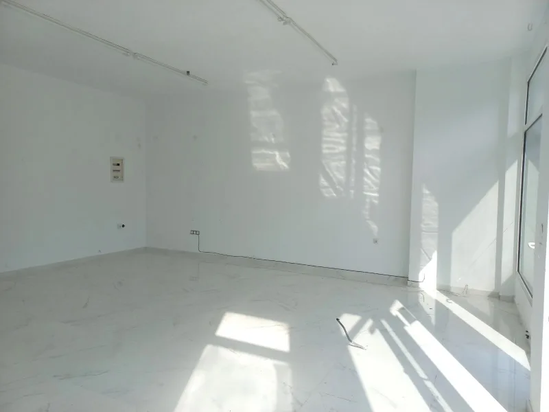 Dyqan me qera tek Rruga Bardhyl (ID  BD21710) Tirane.