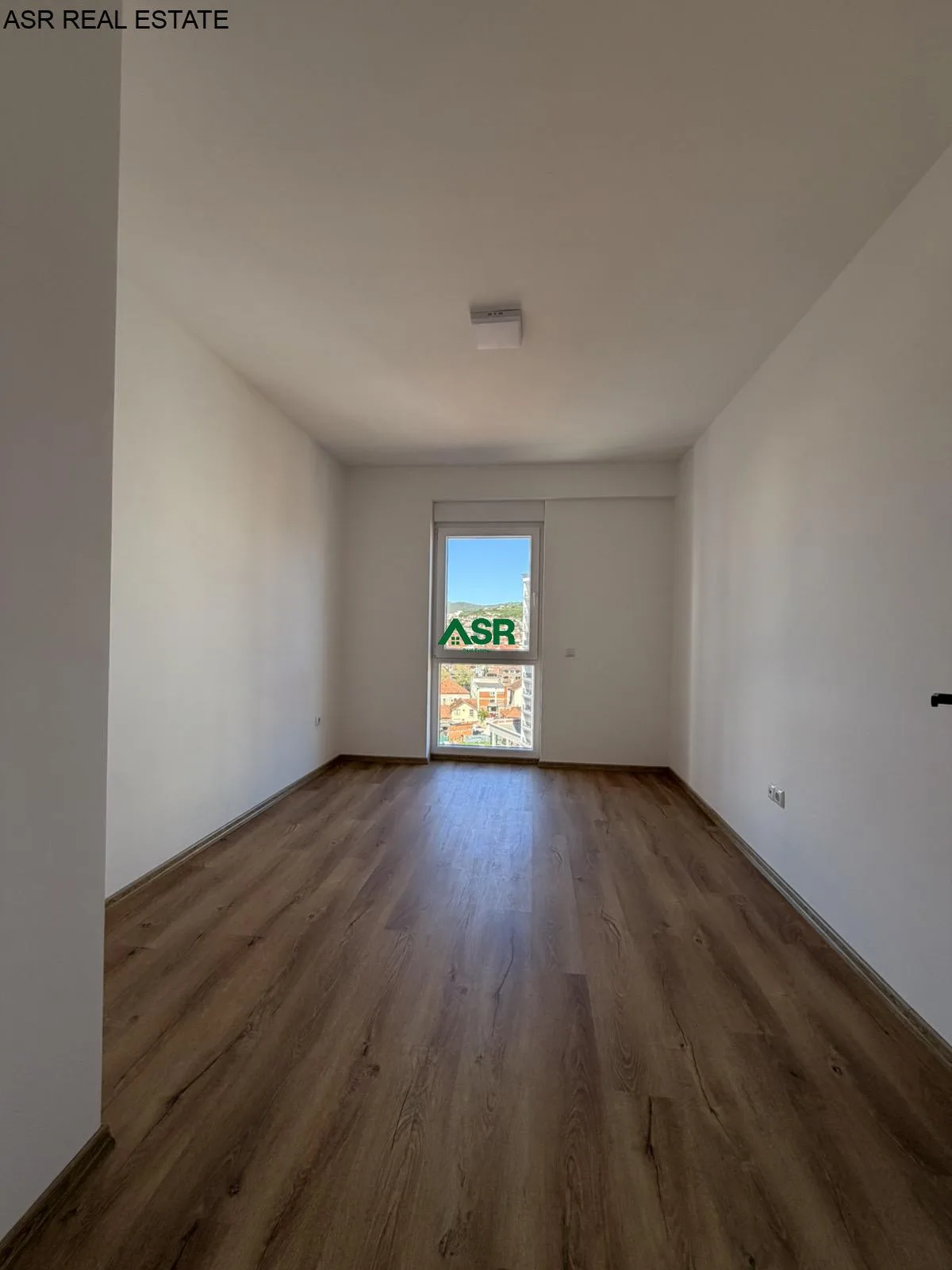 #ID:4259 Banesë 90m2 me #qira në lagjen Tophane