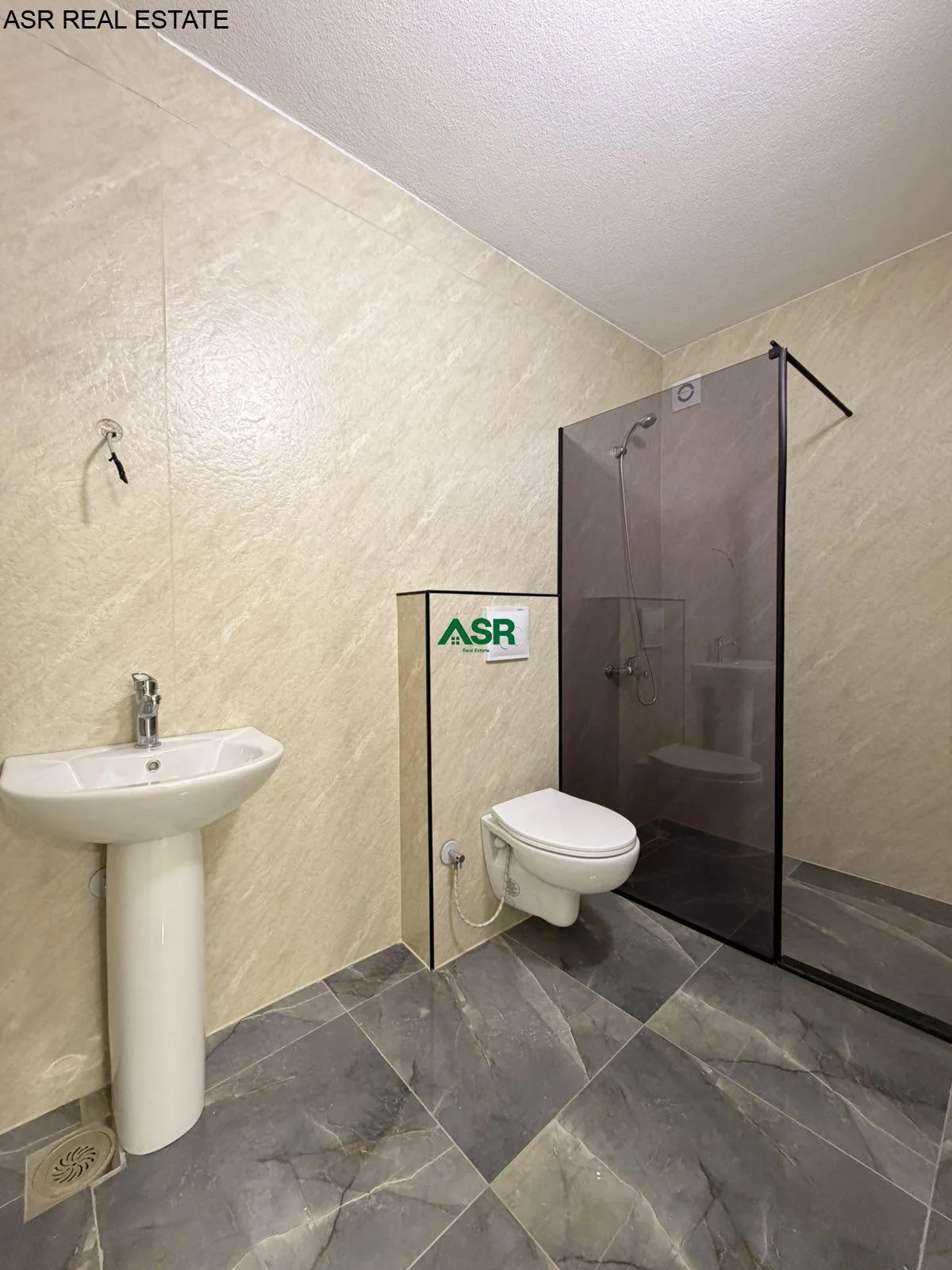 #ID:4259 Banesë 90m2 me #qira në lagjen Tophane