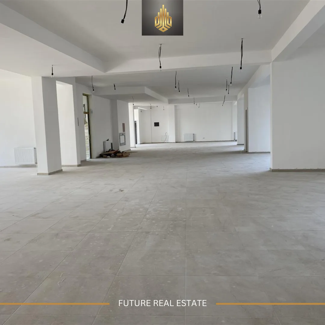 Lokal me QERA/340m²