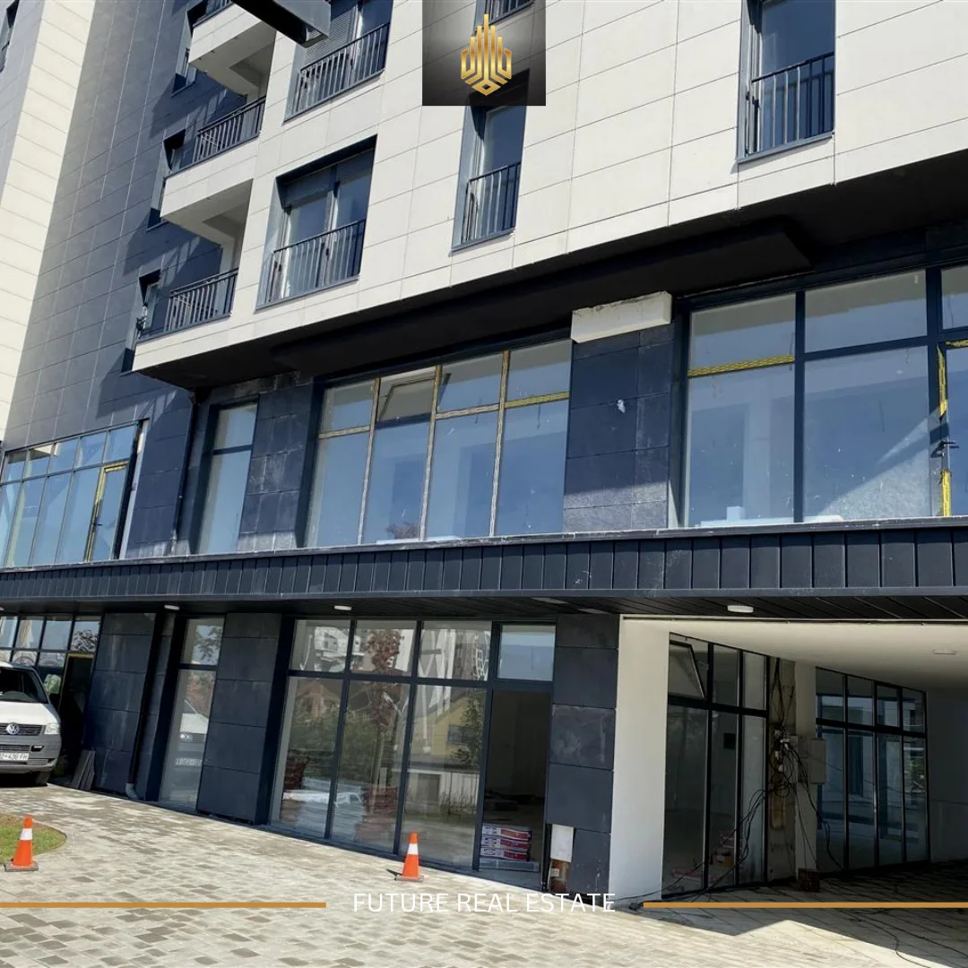 Lokal me QERA/340m²