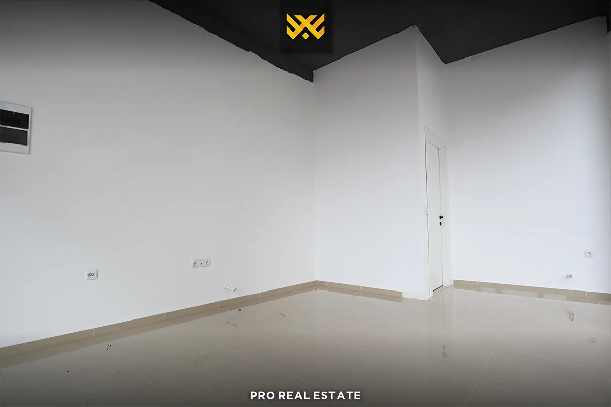 Lokal 30m² me #QIRA në Fushë Kosovë.