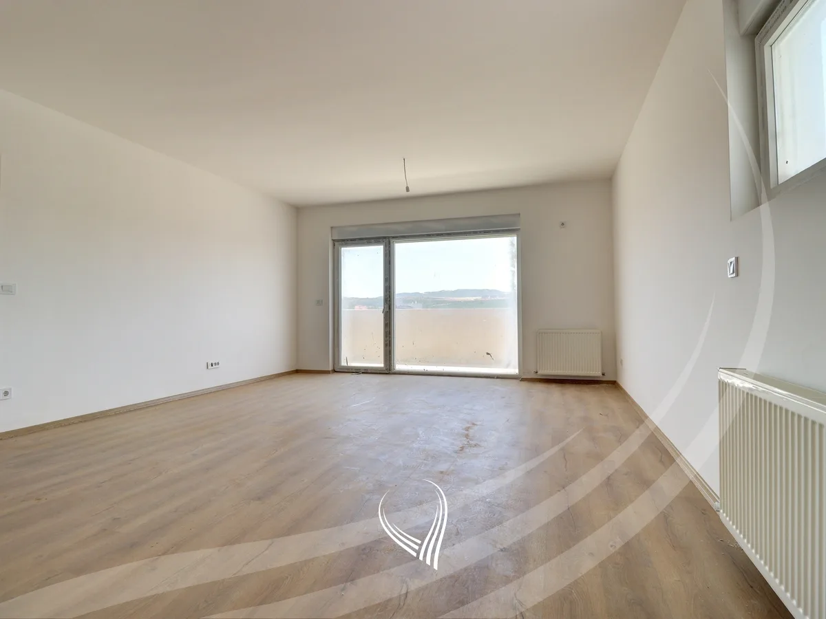 Zyre me 3 dhoma pune me qira në lagjen Mati 1