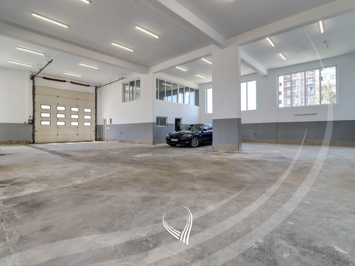 Depo 950m2 me qira në lagjen Arbëria - Dragodan