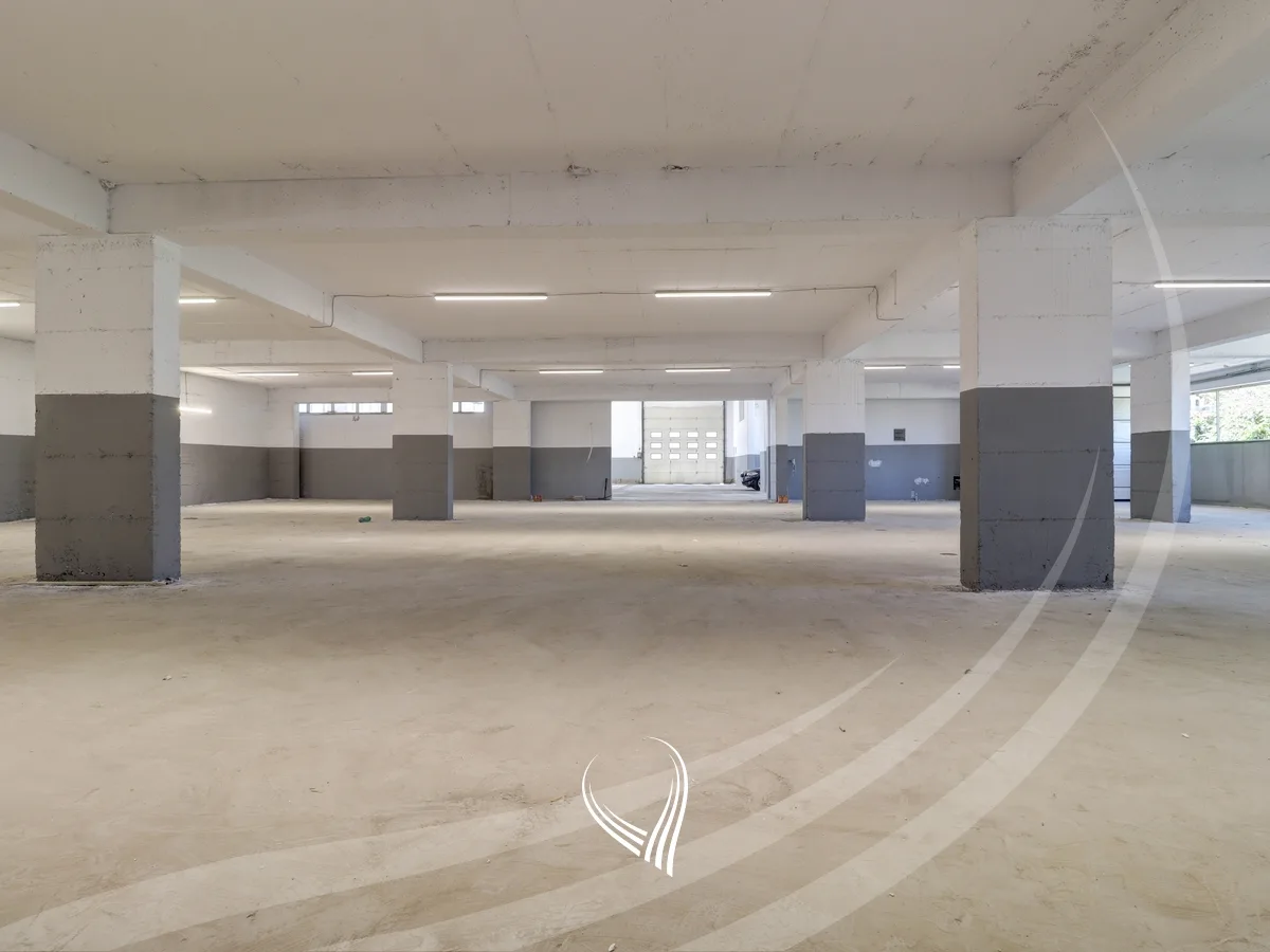 Depo 950m2 me qira në lagjen Arbëria - Dragodan