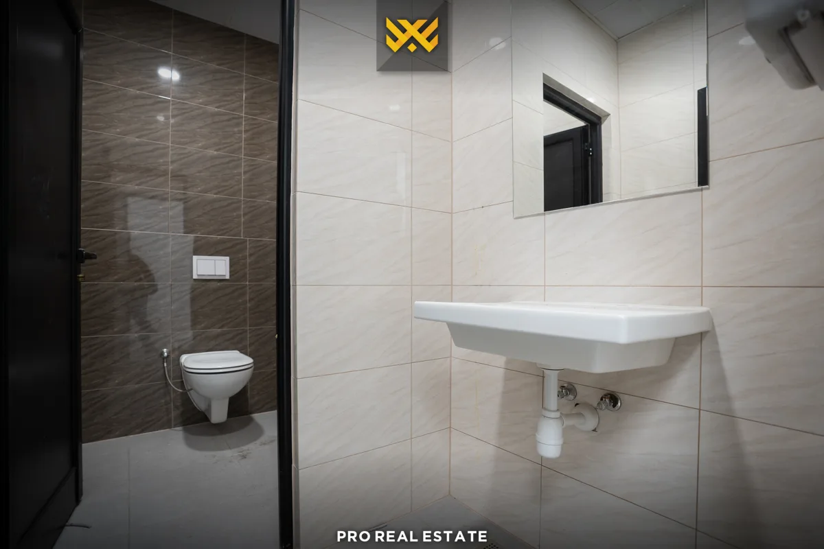 Lokal 530m² me #QIRA në Pejton.