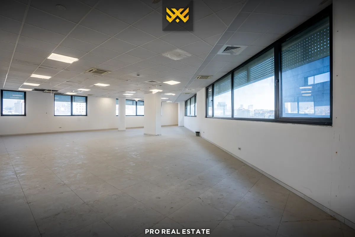 Lokal 530m² me #QIRA në Pejton.