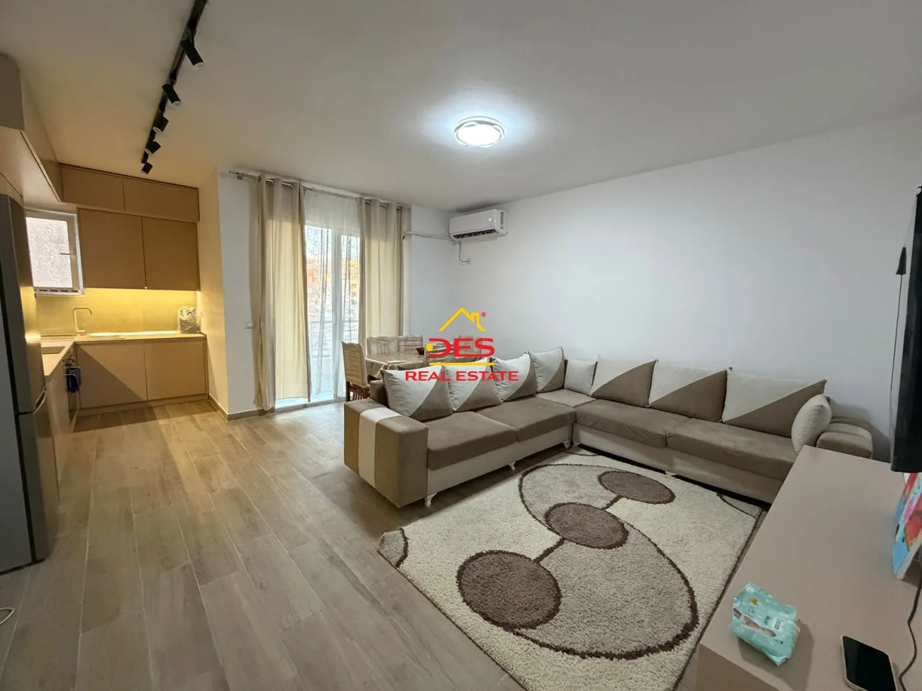 Jepet me qira apartament 2+1+2 te rruga e “çipajve”, vlorë