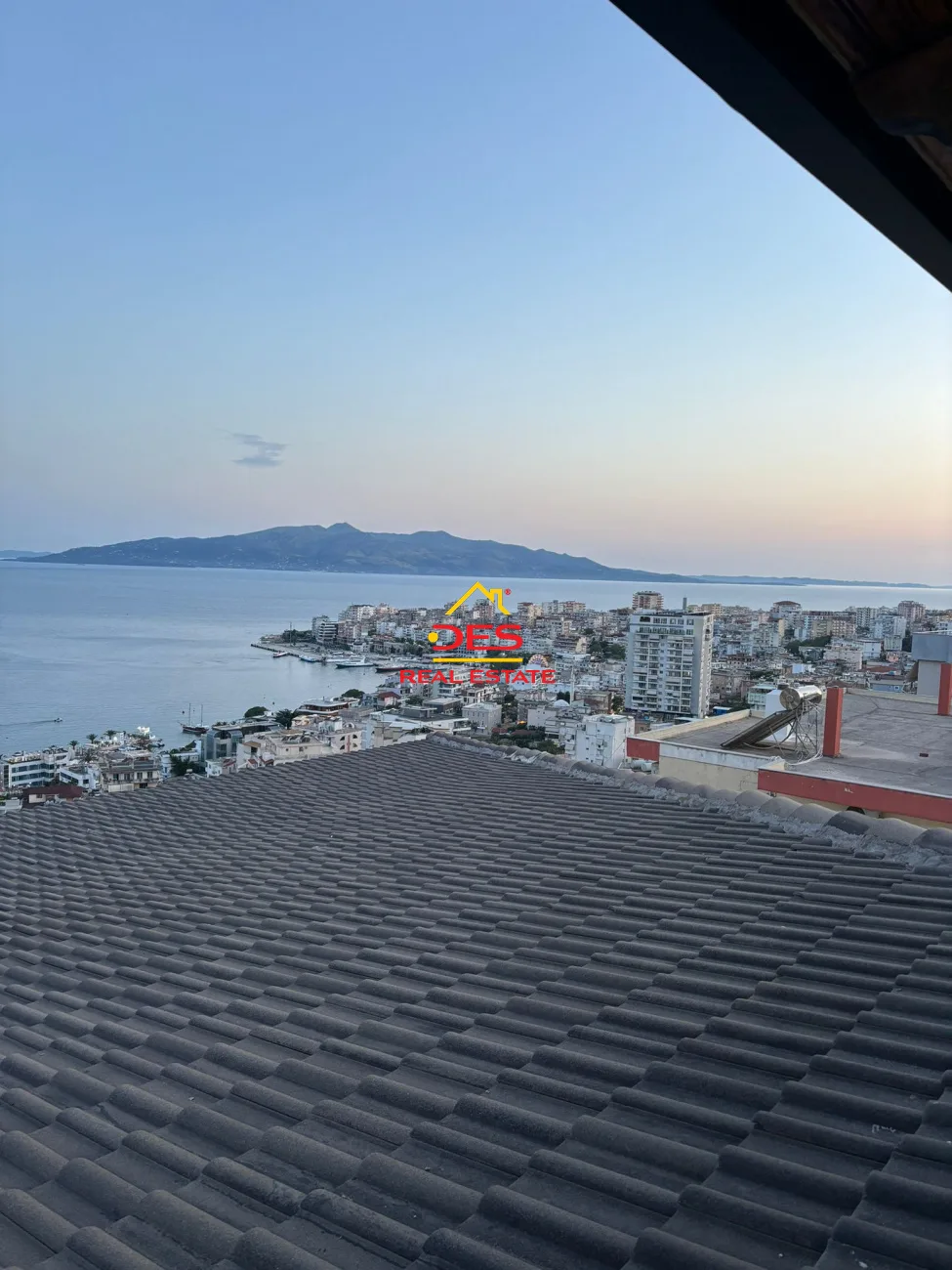 Shitet papafingo 3+1 në sarandë. me pamje ballore nga deti🌅