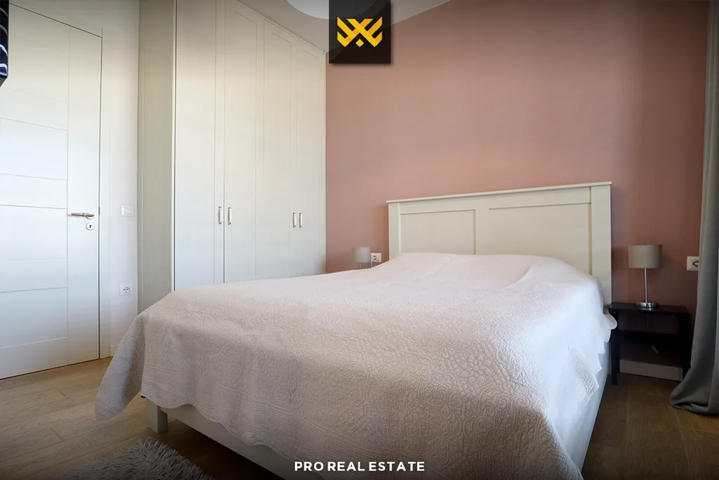 Banesë / Penthouse 115m² + 167m² me #QIRA në Rrugën C