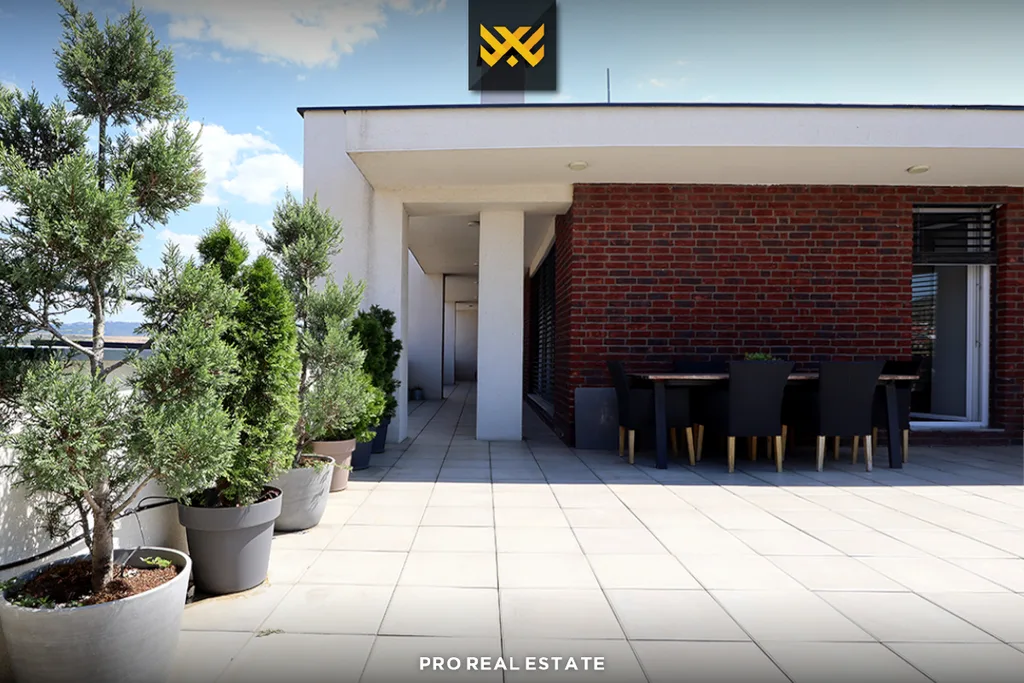 Banesë / Penthouse 115m² + 167m² me #QIRA në Rrugën C
