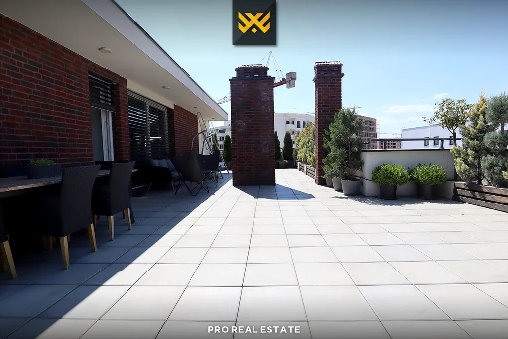 Banesë / Penthouse 115m² + 167m² me #QIRA në Rrugën C
