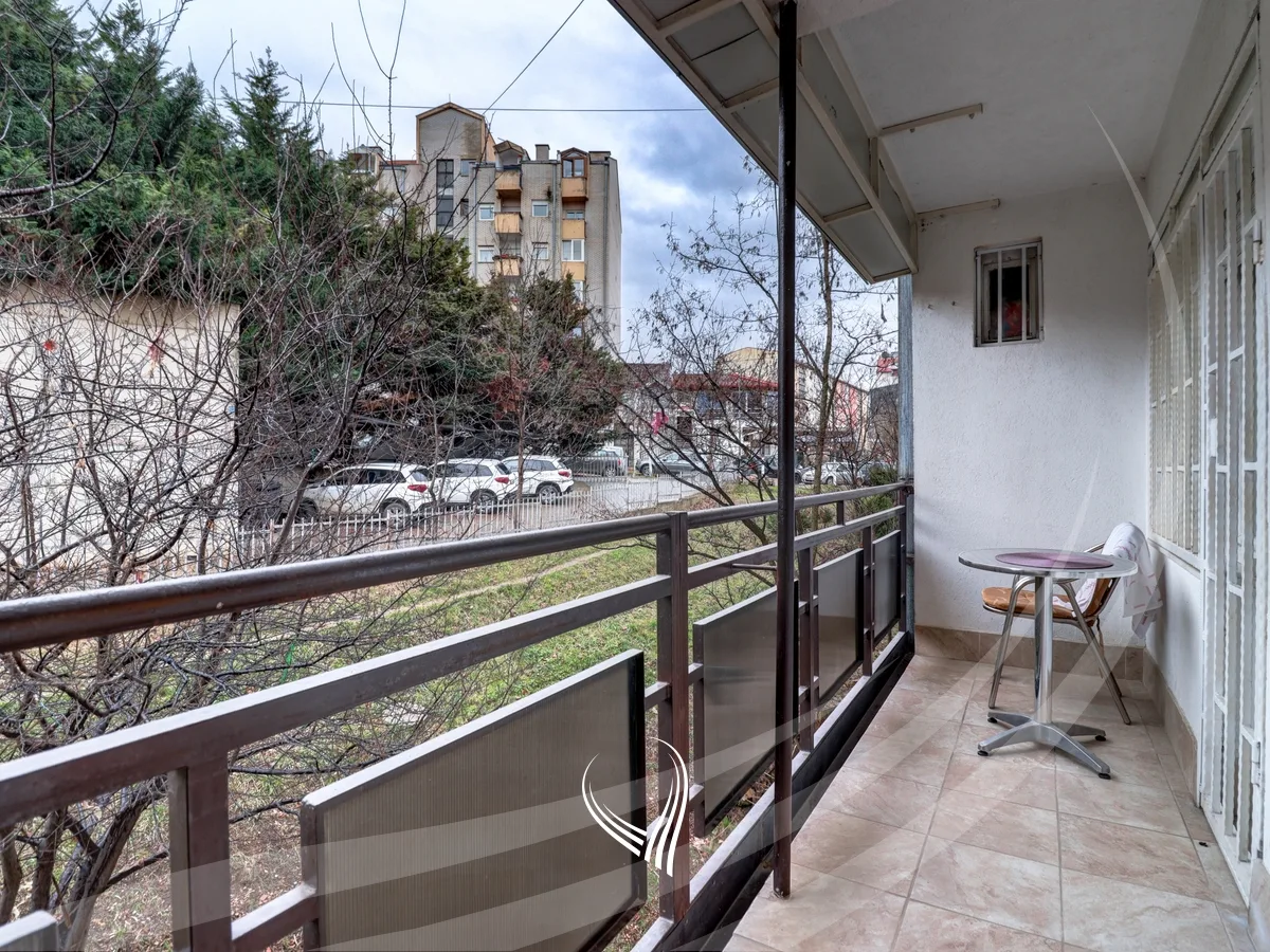 Zyre me 3 dhoma pune me qira në lagjen Ulpiana