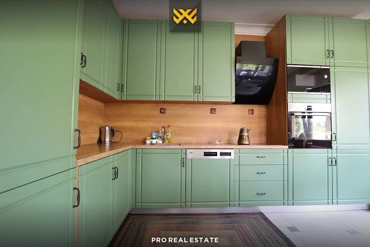 Shtëpi 450m² për #SHITJE në Sofali.