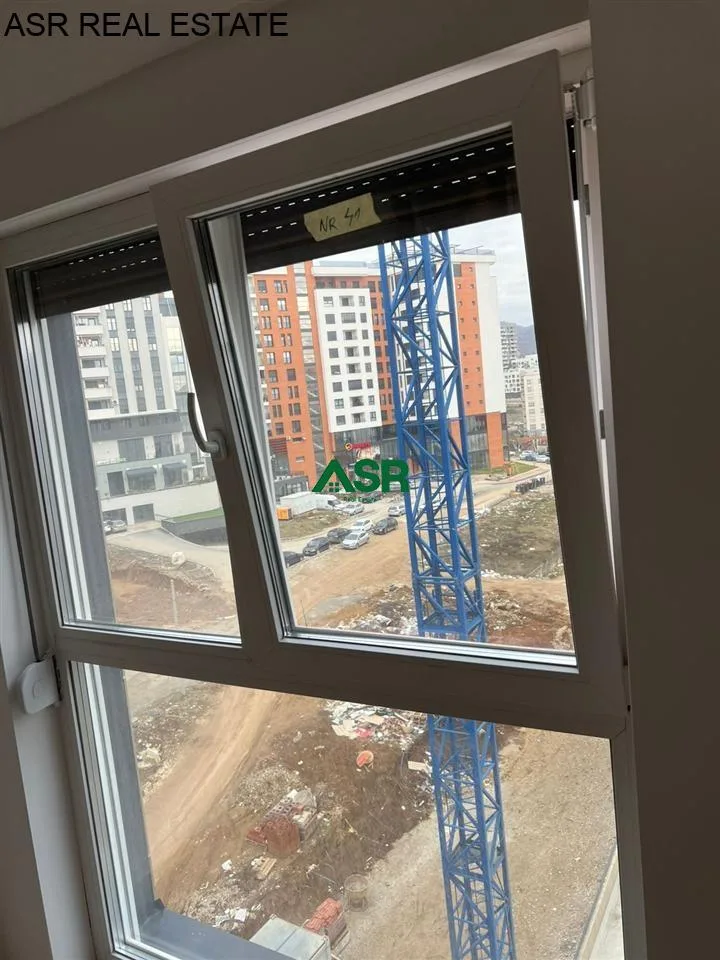 #ID:4096 Banesë 120m2 me #qira në rr.C