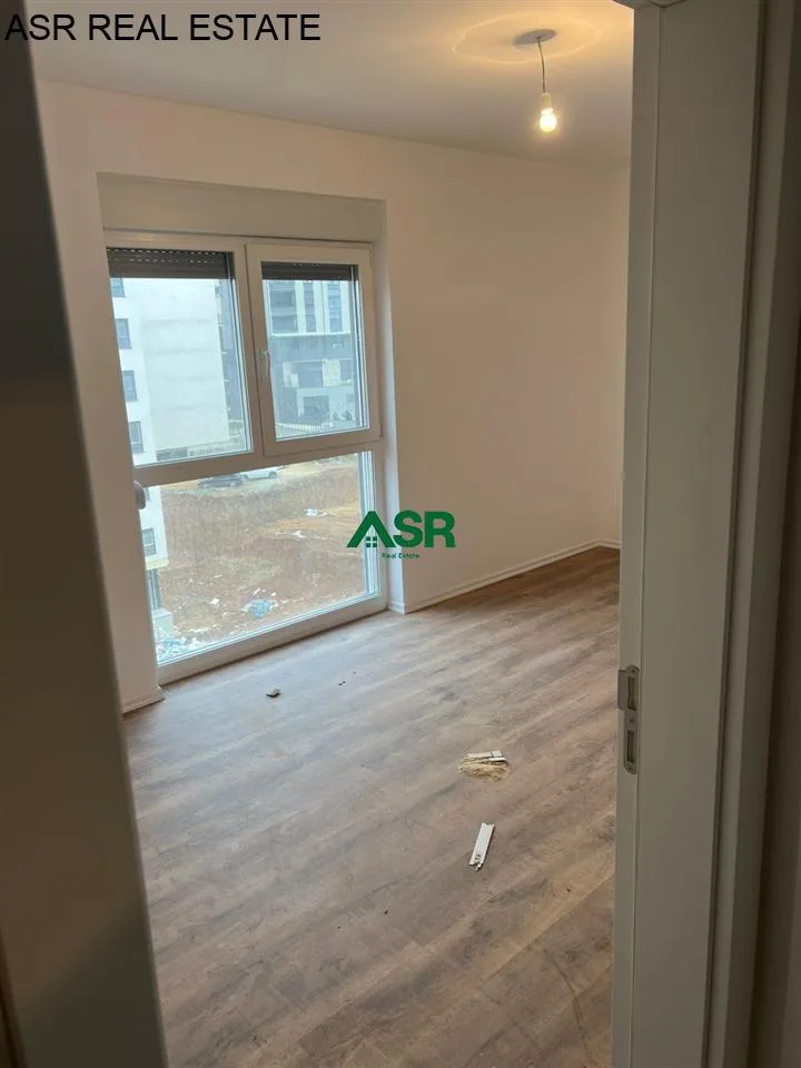 #ID:4096 Banesë 120m2 me #qira në rr.C