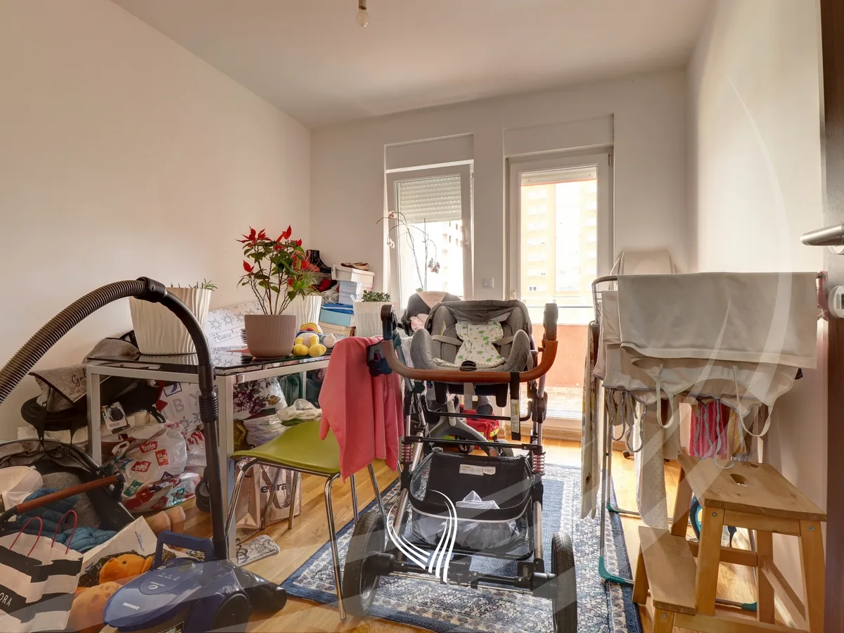 Banesë me 2 dhoma gjumi në shitje në lagjen Mati 1 – Rruga C