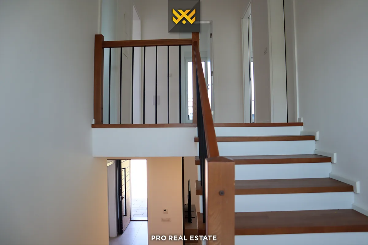 Shtëpi 180m² + 87m² me #QIRA në Lagjen Priam Village
