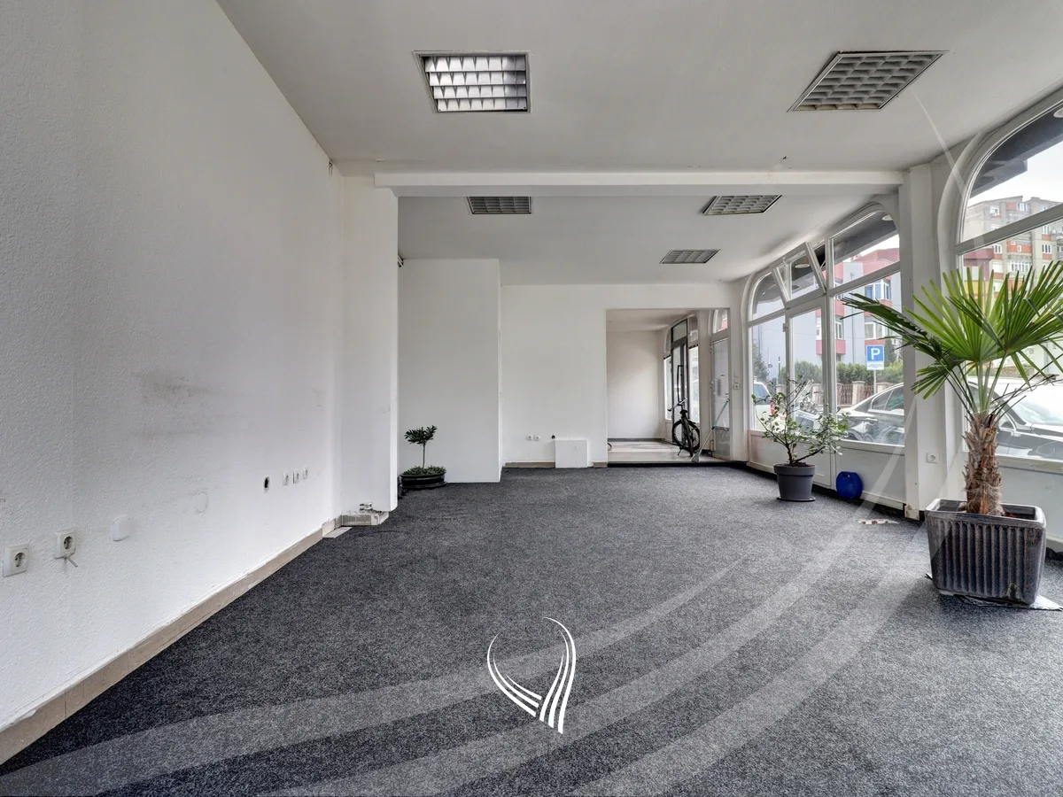 Lokal 320m2 me qira në lagjen Aktash