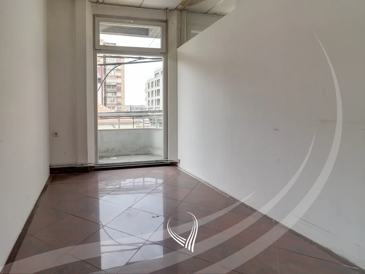 Lokal 320m2 me qira në lagjen Aktash