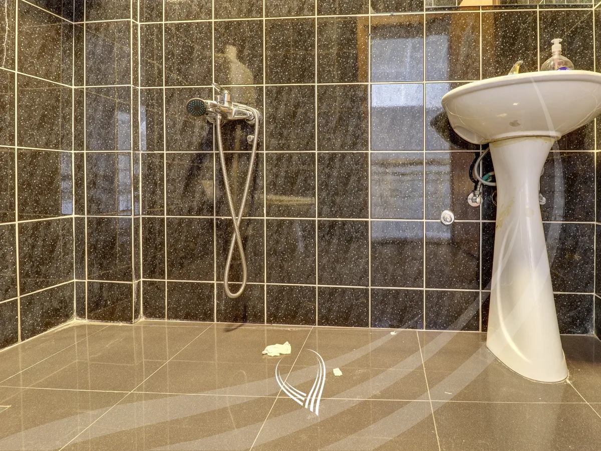 Lokal 320m2 me qira në lagjen Aktash