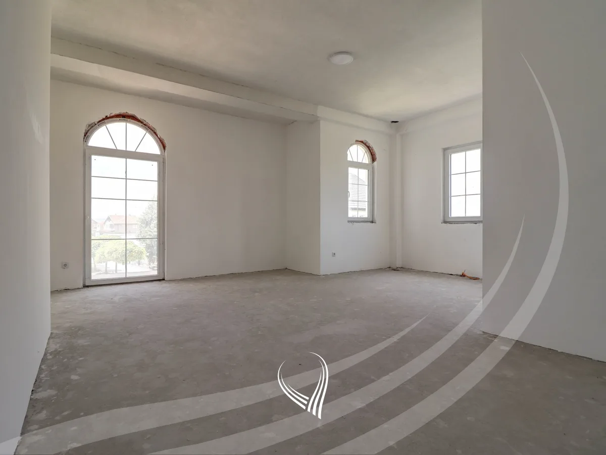Depo 1700m² me qira në magjistralen Prishtinë – Lipjan