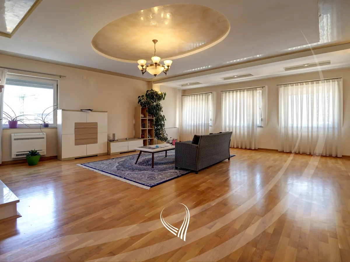 Banesë me 4 dhoma gjumi me qira në lagjen Arbëria – Dragaodan