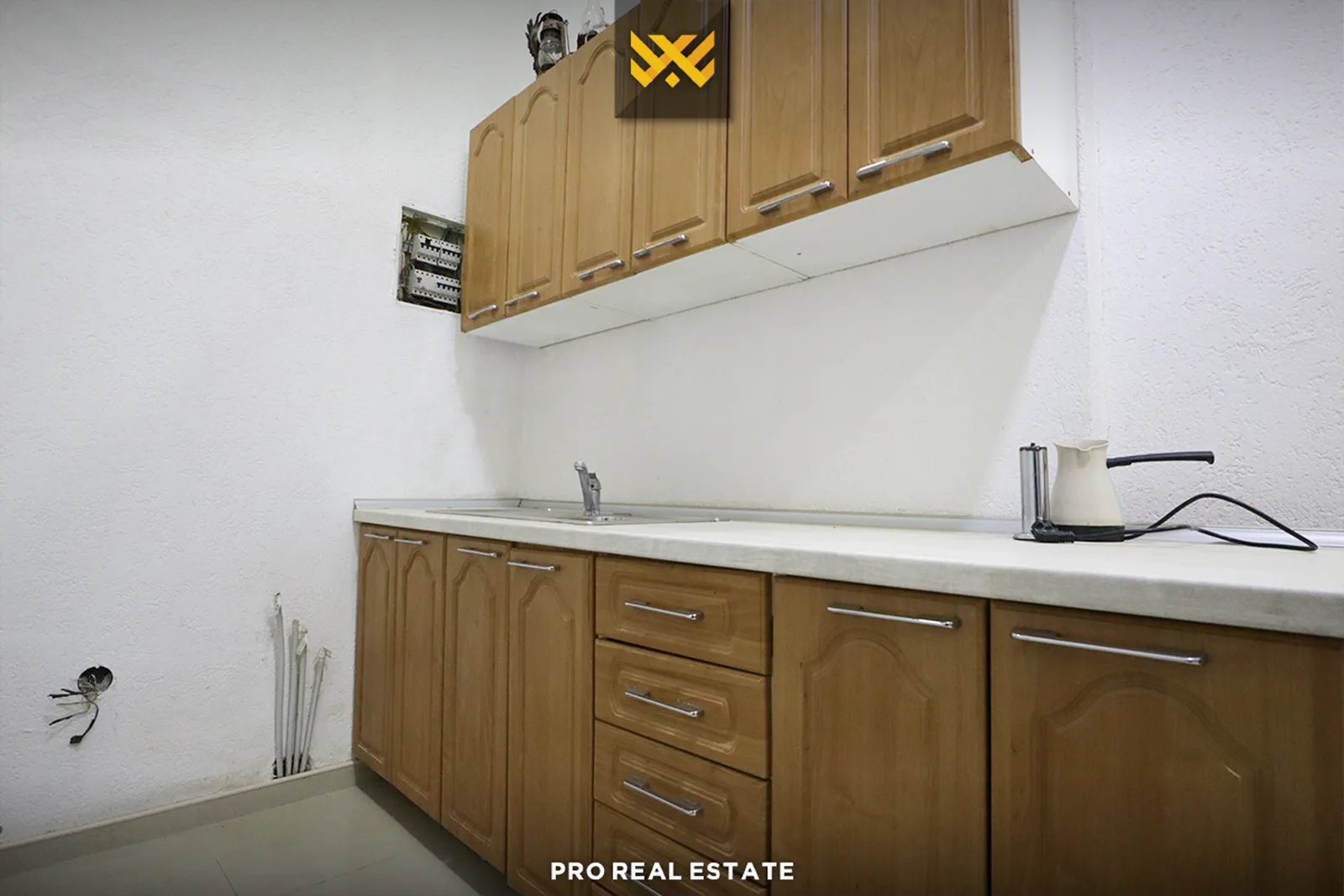 Lokal 75m² në #SHITJE në Tophane.
