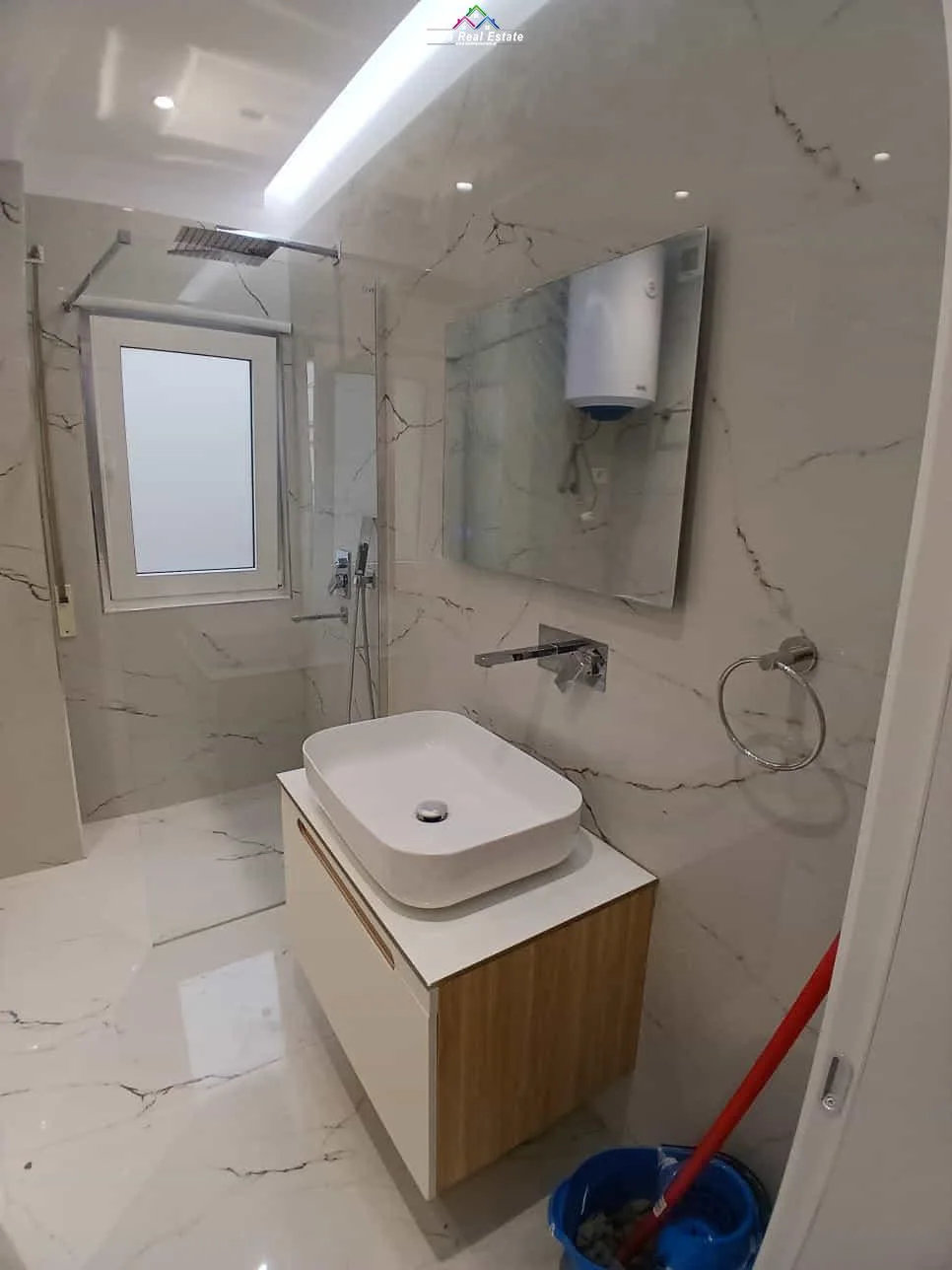 Apartament Me Qera 2+1+Post Parkim Ne Myslym Shyr (ID B2201688) Tirane