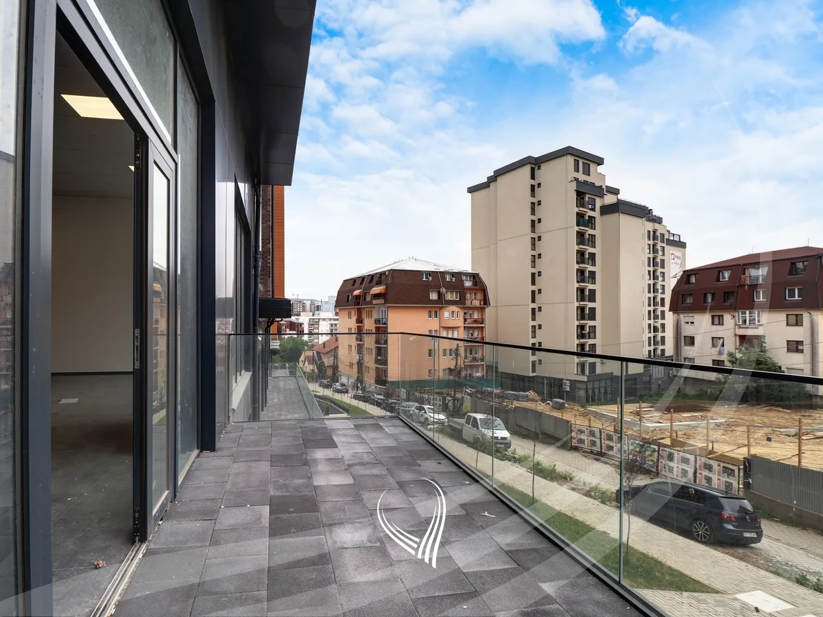 Lokal 177.73 m2 në shitje në lagjen Bregu i Diellit – VA Residence 1