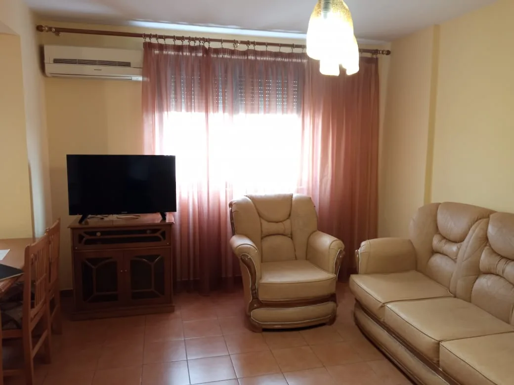 Jepet me qera apartament 1+1 ne rrugen ”ndre mjeda” tek ish parku autobuzave, tirane.