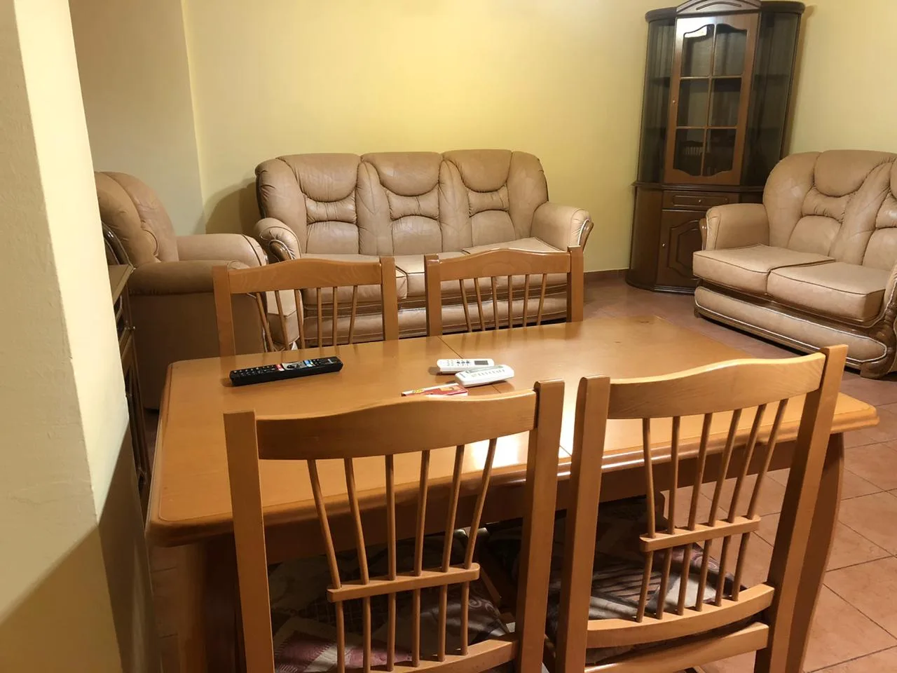 Jepet me qera apartament 1+1 ne rrugen ”ndre mjeda” tek ish parku autobuzave, tirane.