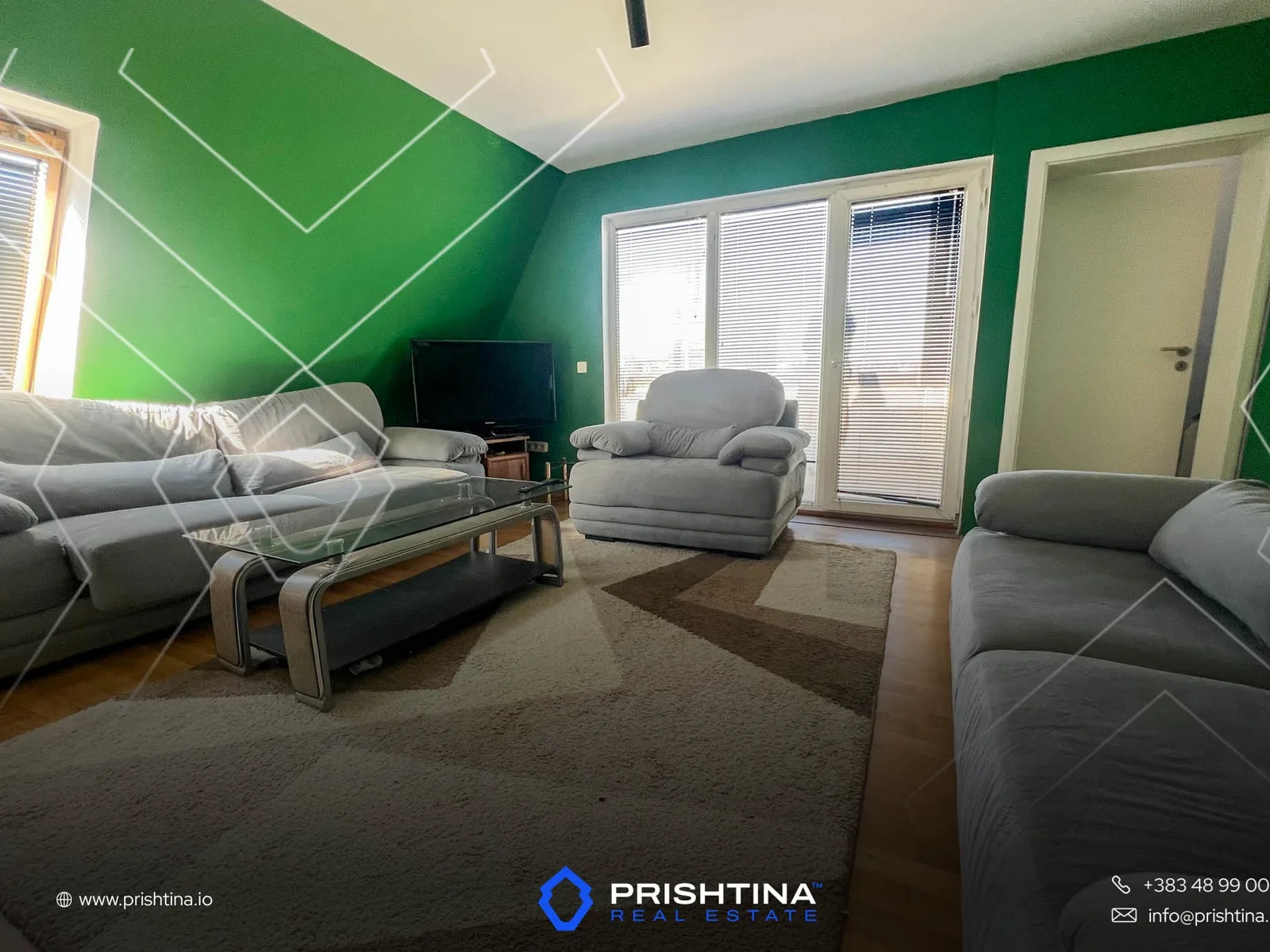 Banesë me qira 94m² në Qendër