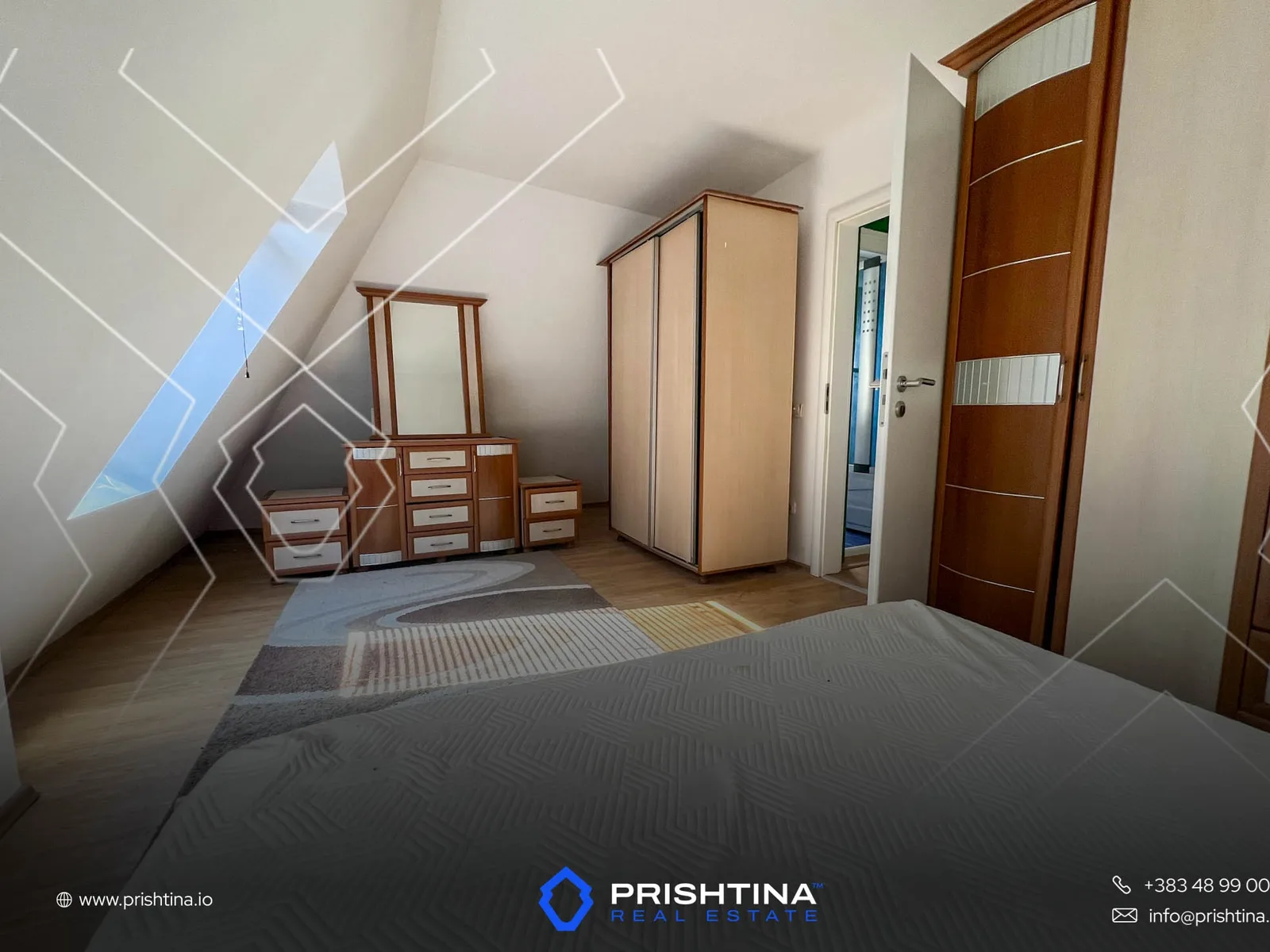 Banesë me qira 94m² në Qendër
