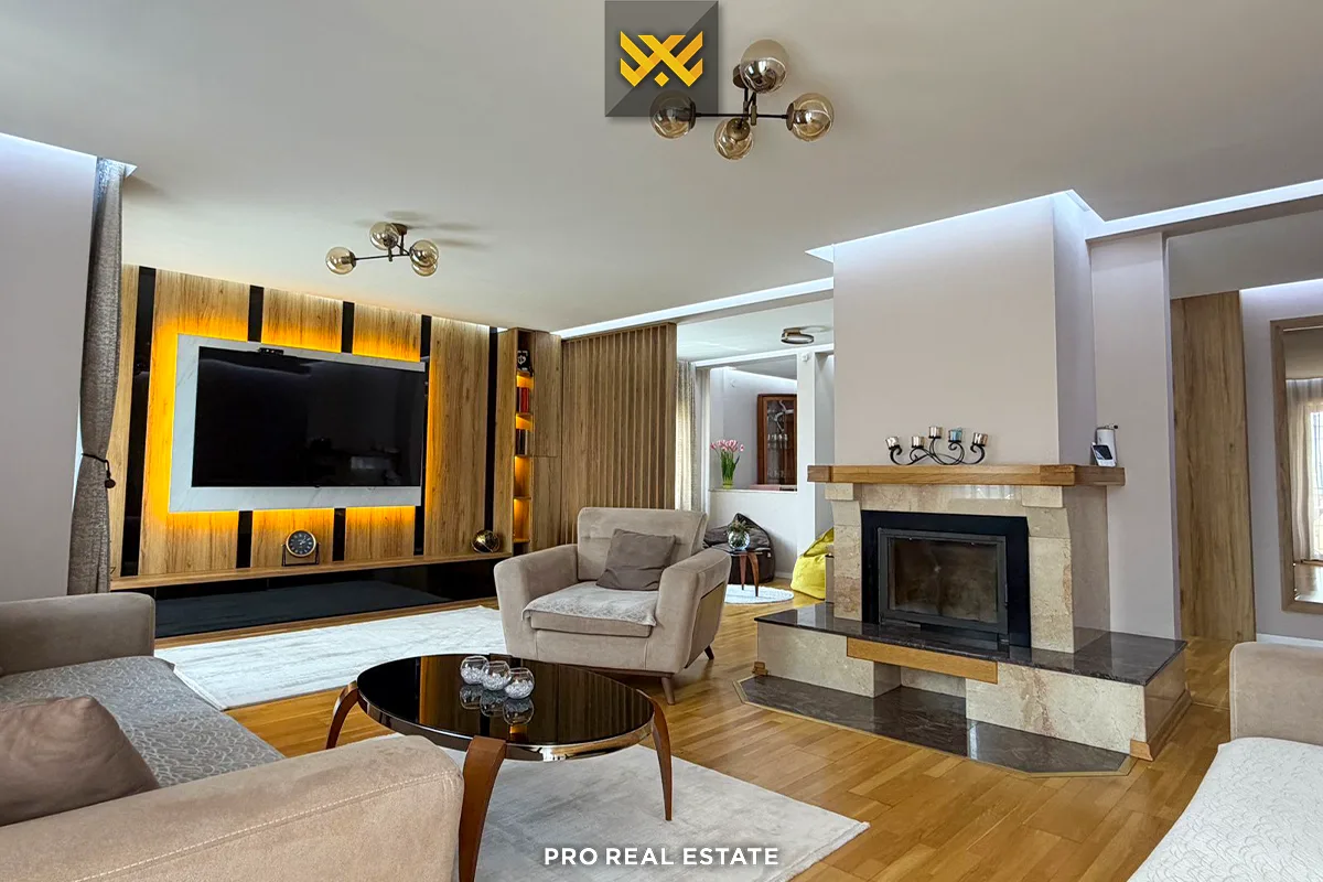 Shtëpi 420m² për #SHITJE në Veternik