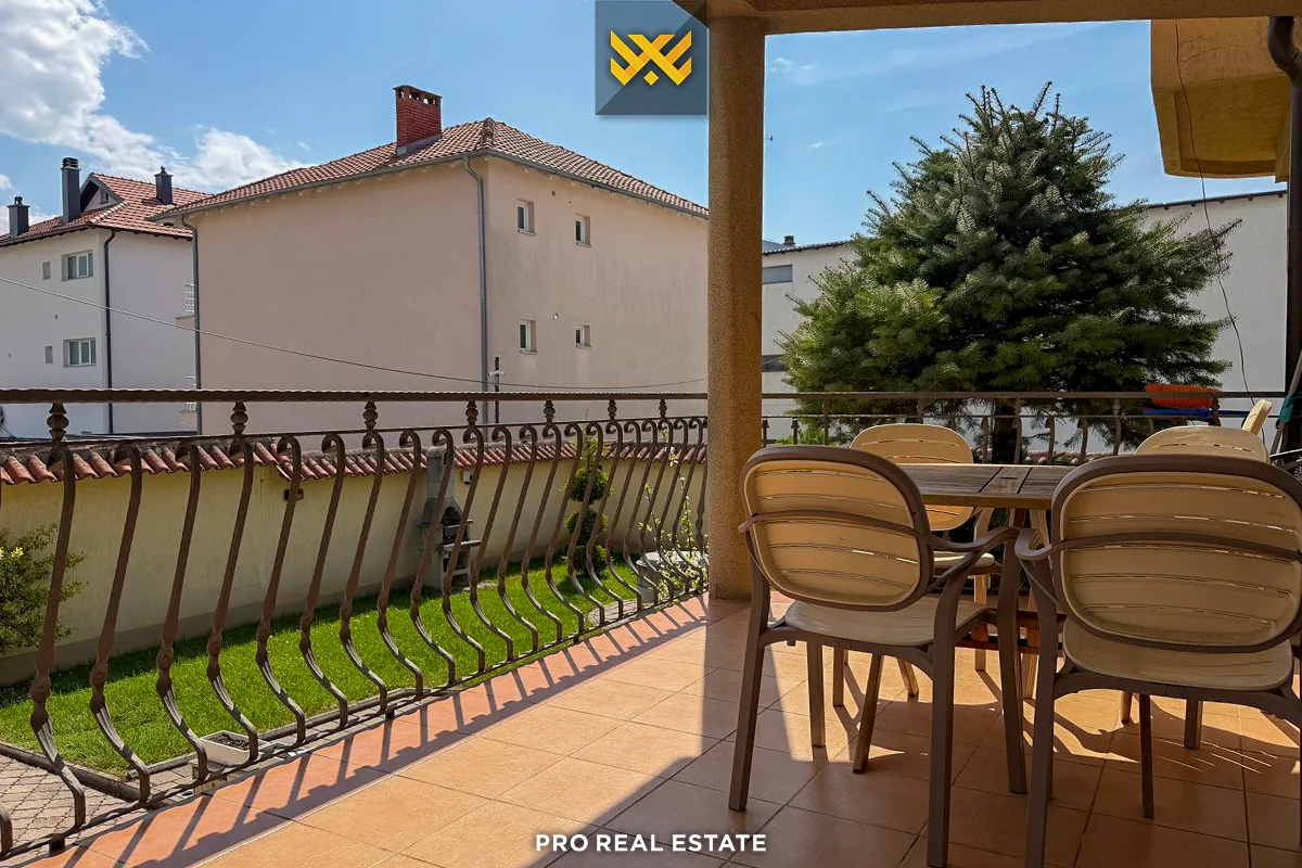Shtëpi 420m² për #SHITJE në Veternik