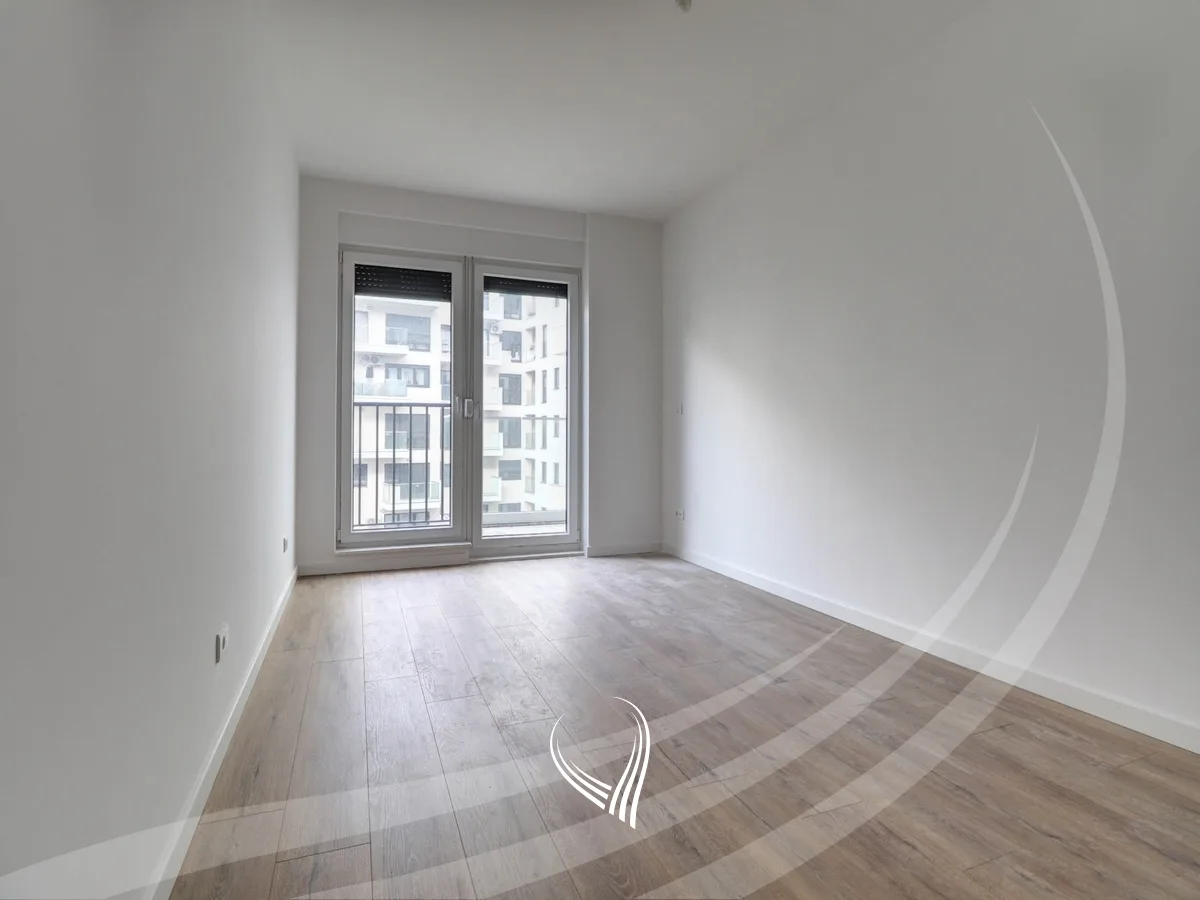 Zyre me 4 dhoma pune me qira në lagjen Mati 1 – Kodrina